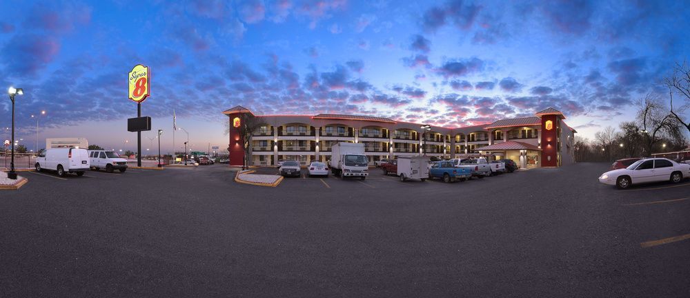 Super 8 By Wyndham Austin University/Downtown Area Zewnętrze zdjęcie