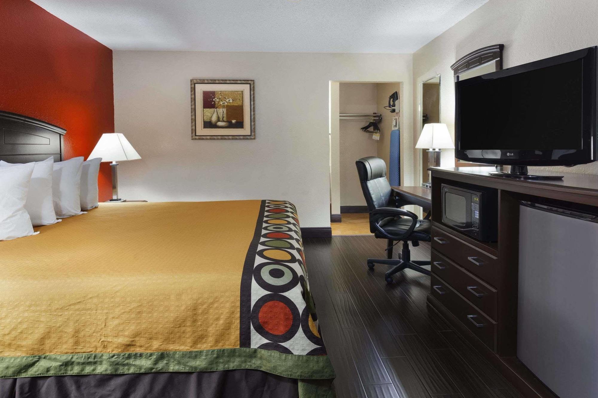 Super 8 By Wyndham Austin University/Downtown Area Zewnętrze zdjęcie